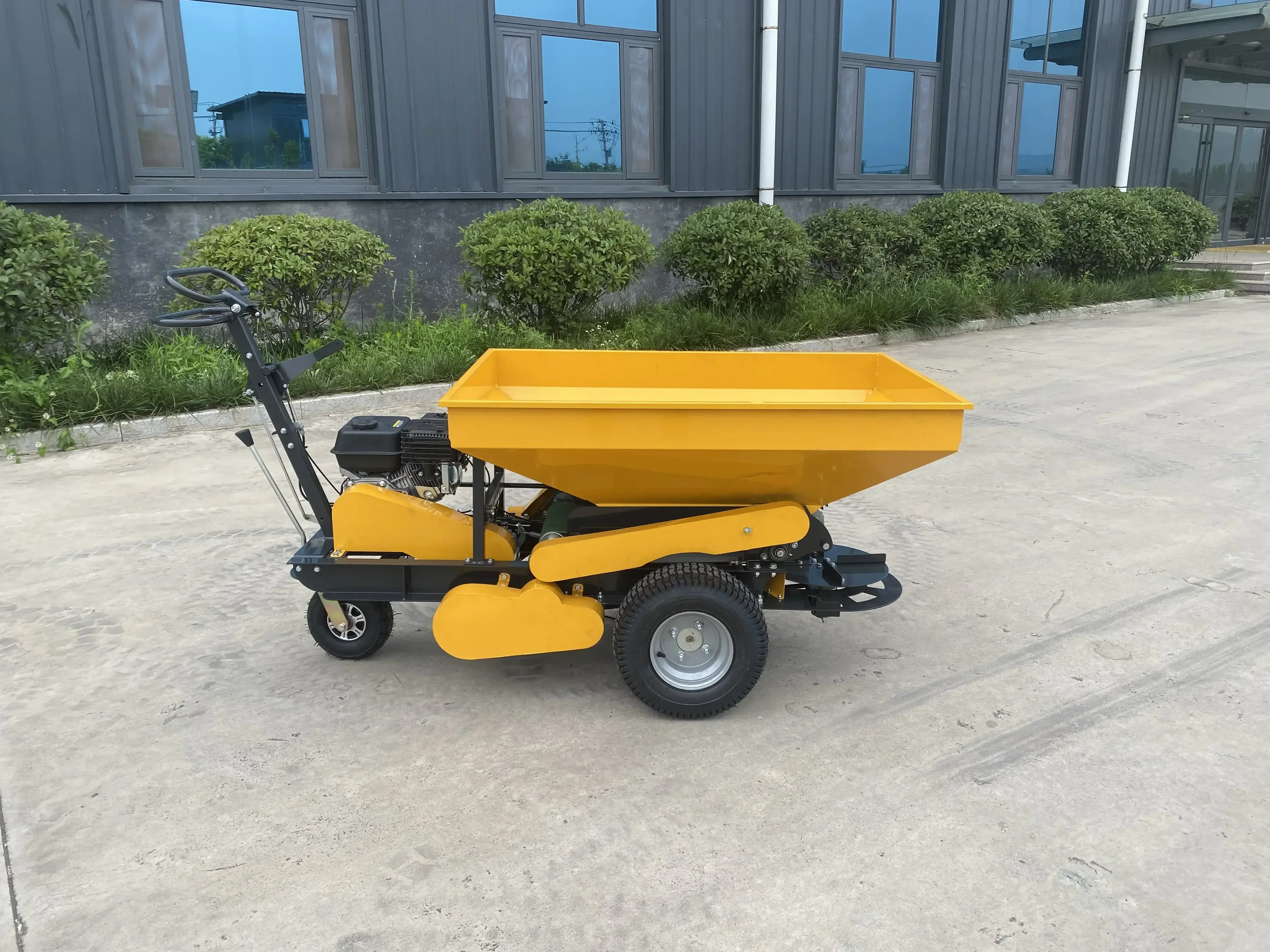 Agriculture Farming Professional - Tractor-Mounted Heavy Agricultural Spreader Professional Farm